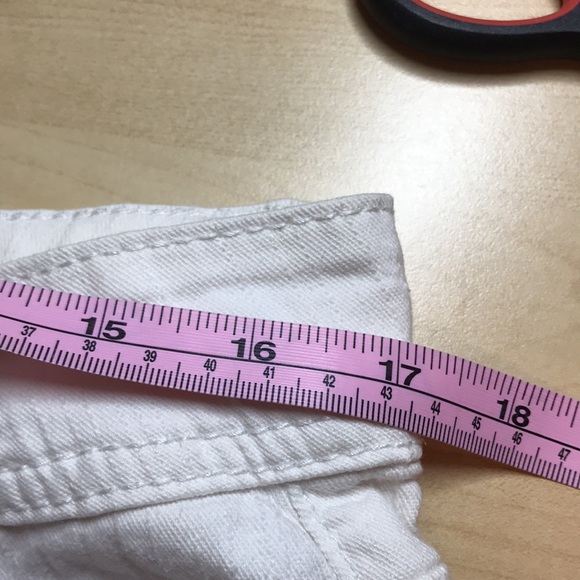 Bluecrush White Denim Shorts Size 11 - Picture 6 of 8